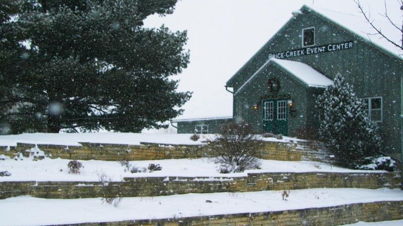 Best Iowa City Winter Wedding Venues